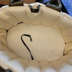 Pet Carrier - holds up to 25lbs. 19.7 x 11.8 x 13.8